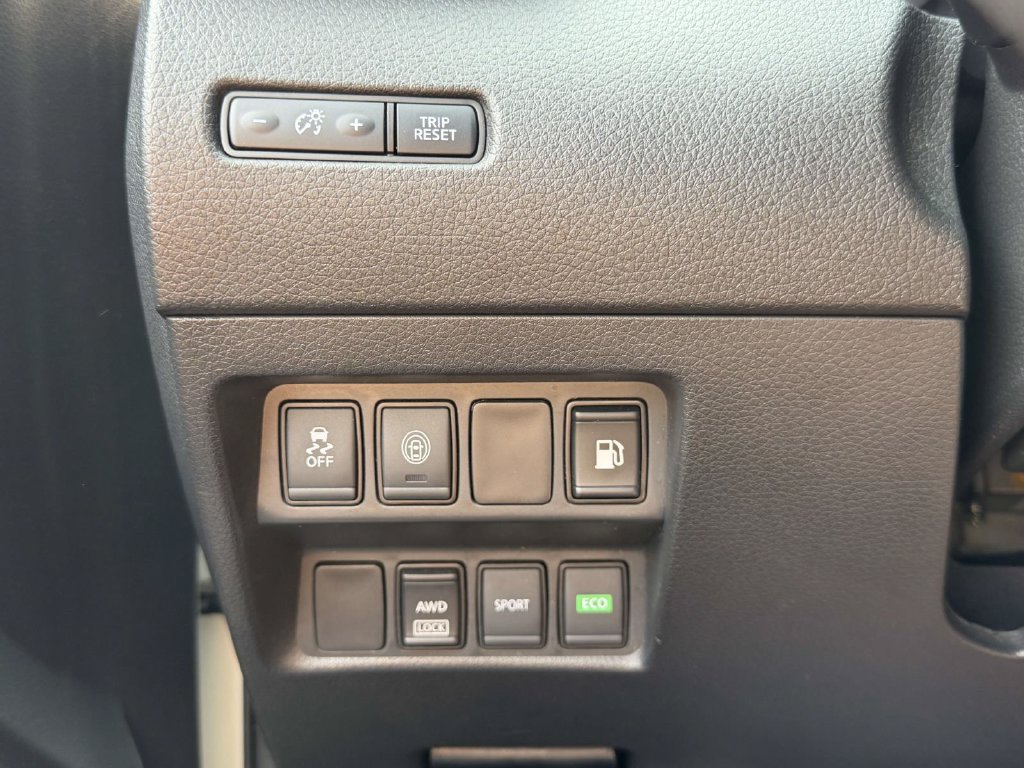 Used 2019 Nissan Rogue S AWD/4WD image 20