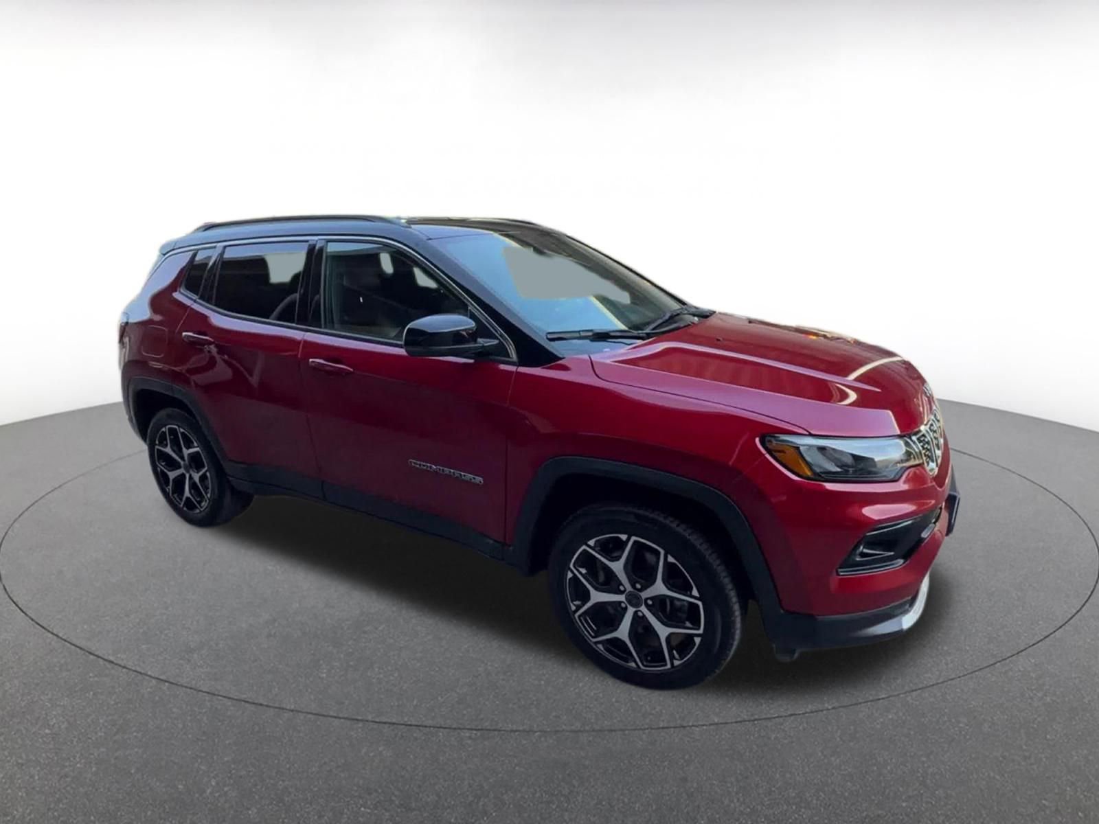 Used 2025 Jeep Compass Limited AWD/4WD image 2