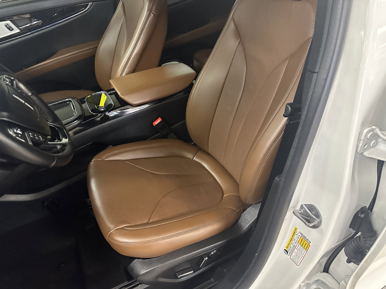 Used 2023 Lincoln Nautilus Reserve w/ Equipment Group 202A image 35