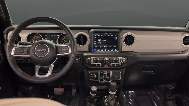 Used 2023 Jeep Gladiator Overland AWD/4WD image 11