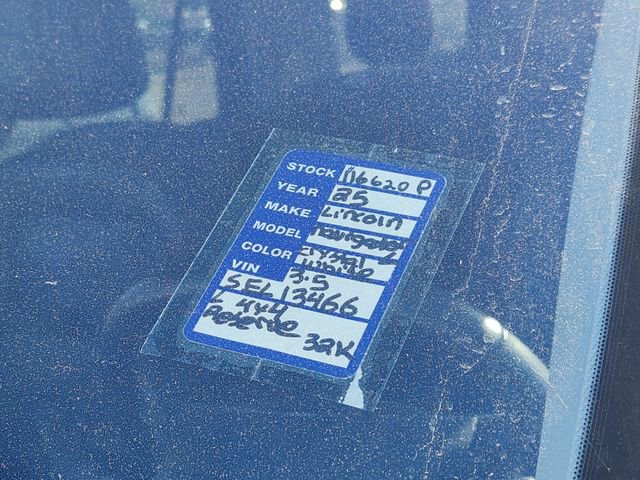 Used 2025 Lincoln Navigator L Reserve image 3