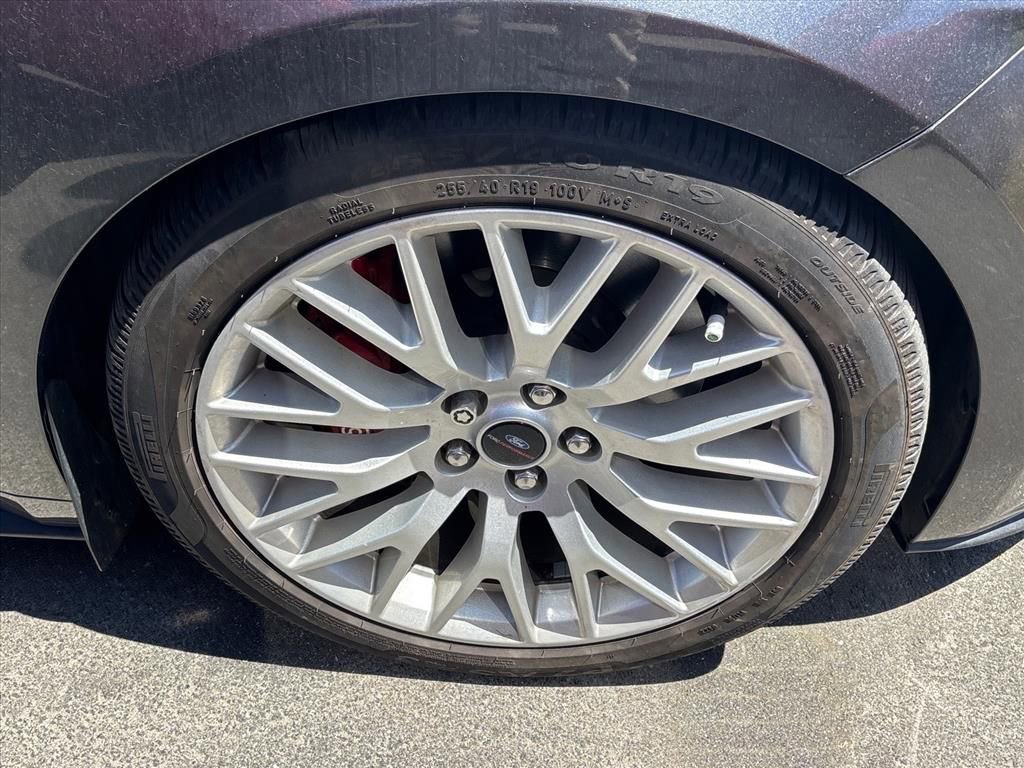 Used 2017 Ford Mustang GT RWD image 6