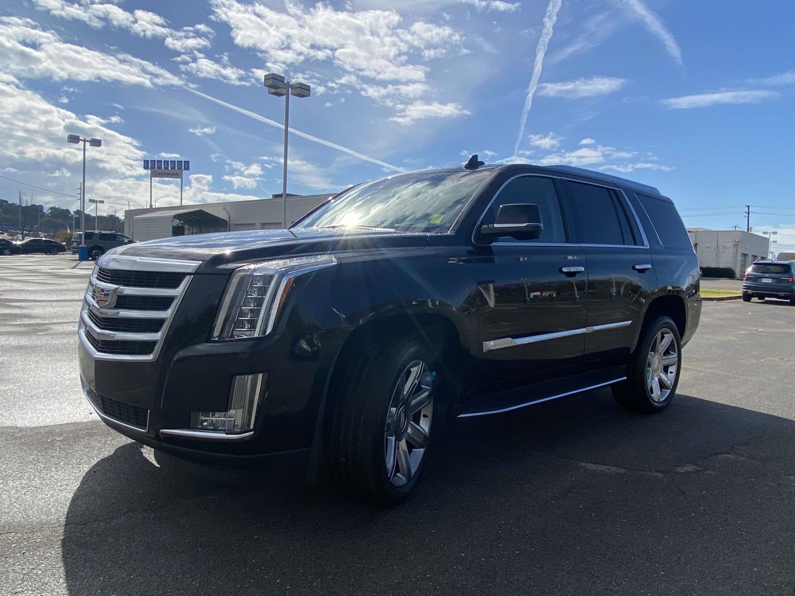 Used 2019 Cadillac Escalade Luxury image 7