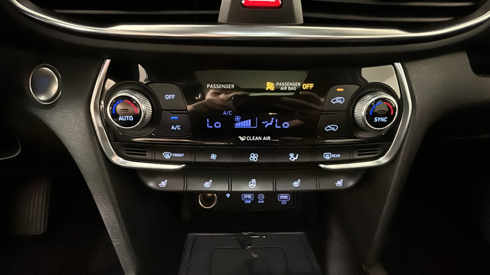 Used 2020 Hyundai Santa Fe Limited AWD/4WD image 27