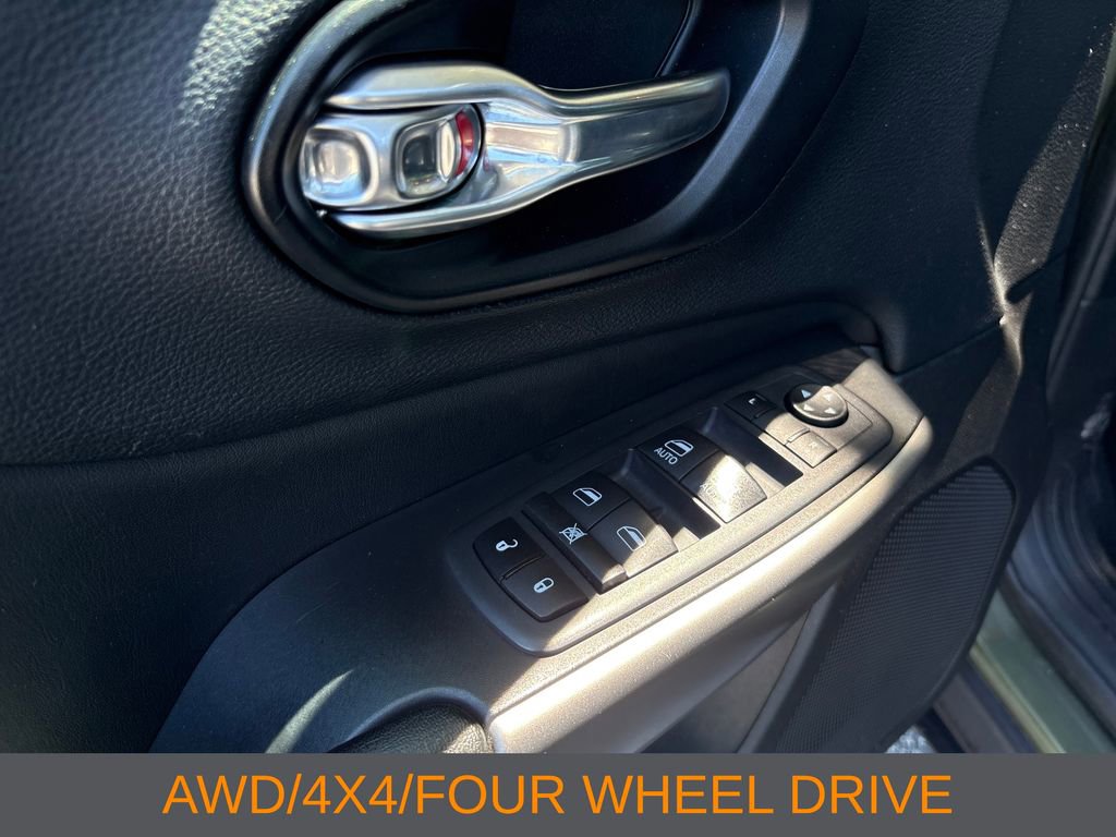 Used 2021 Jeep Cherokee Latitude Lux 80th Anniv w/ Quick Order Package 26U 80TH AWD/4WD image 11