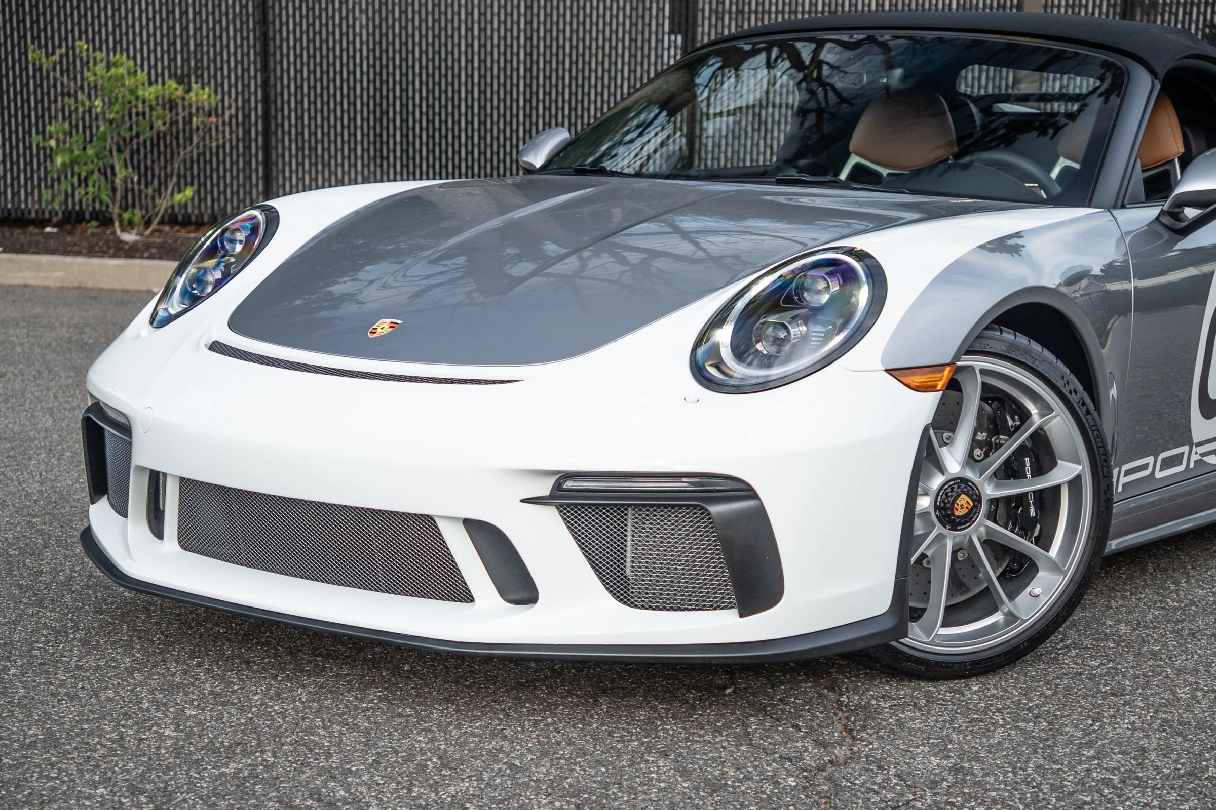 Used 2019 Porsche 911 Speedster RWD image 12