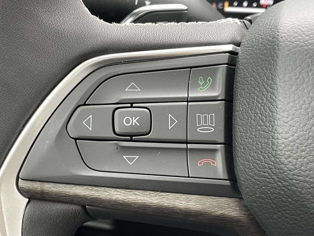 Certified 2026 Jeep Grand Cherokee Altitude RWD image 31