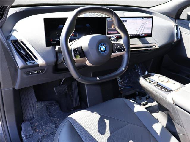 Used 2024 BMW iX xDrive50 w/ Premium Package AWD/4WD image 13