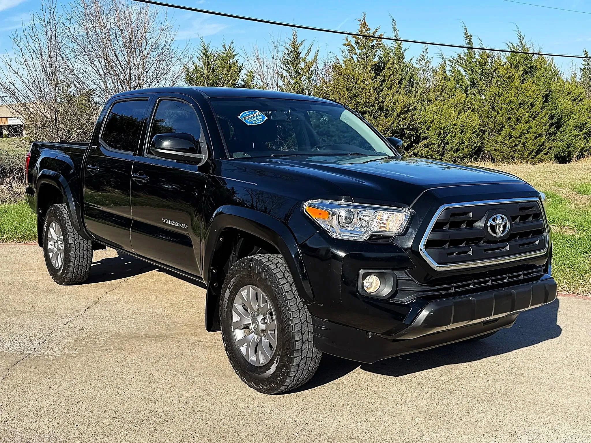 Used 2017 Toyota Tacoma SR5 w/ Tow Package image 1
