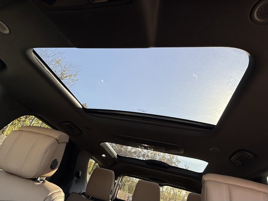 New 2026 Land Rover Discovery Limited Edition image 29