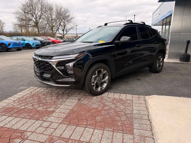 Used 2024 Chevrolet Trax LT w/ Driver Confidence Package image 3