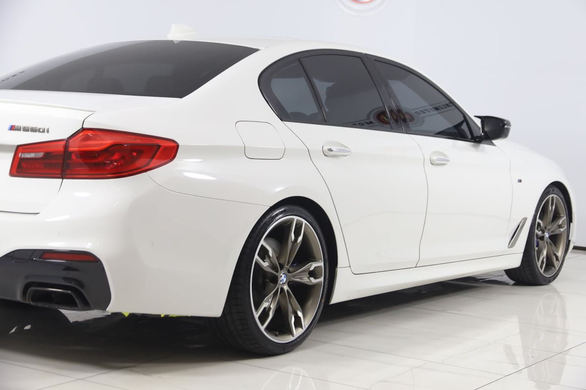 Used 2018 BMW M550i xDrive AWD/4WD image 47