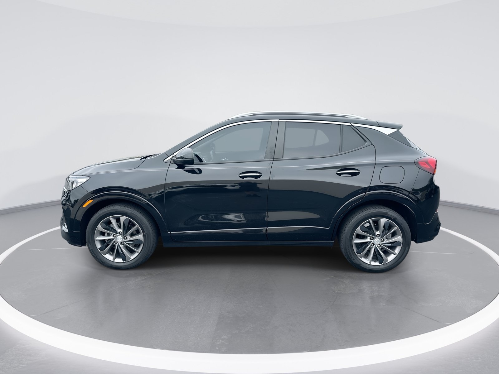 Used 2023 Buick Encore GX Select w/ Sport Touring Package FWD image 6