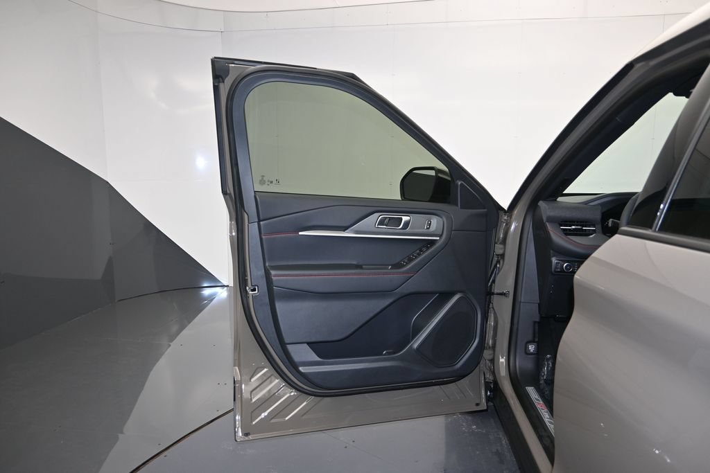 New 2027 Ford Explorer ST-Line w/ ST-Line Street Pack RWD image 10