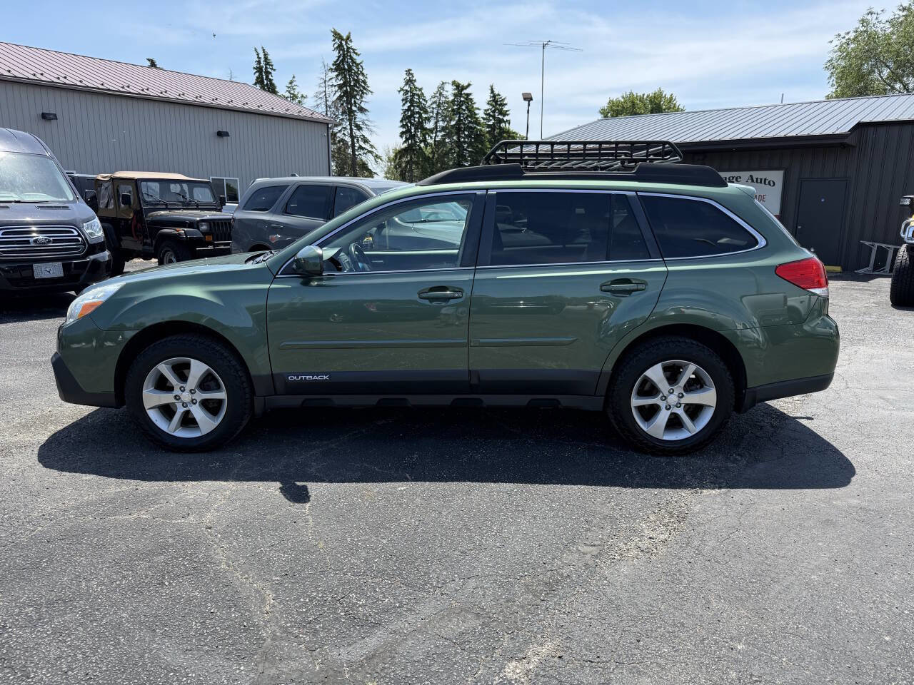 Used 2013 Subaru Outback 2.5i Limited w/ Moonroof Pkg AWD/4WD image 2