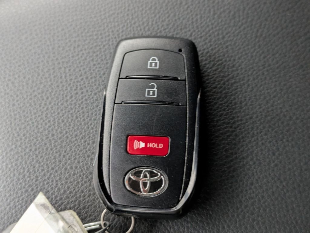 Used 2026 Toyota Tacoma TRD Off-Road w/ TRD Off Road Upgrade Package AWD/4WD image 31