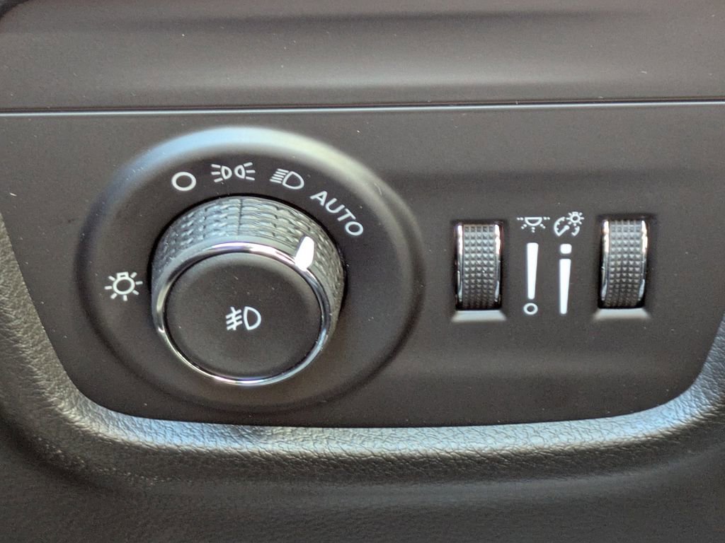 Used 2026 Jeep Grand Cherokee Limited image 27