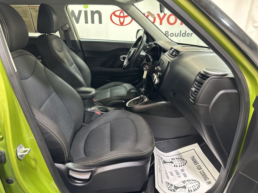 Used 2016 Kia Soul + image 10