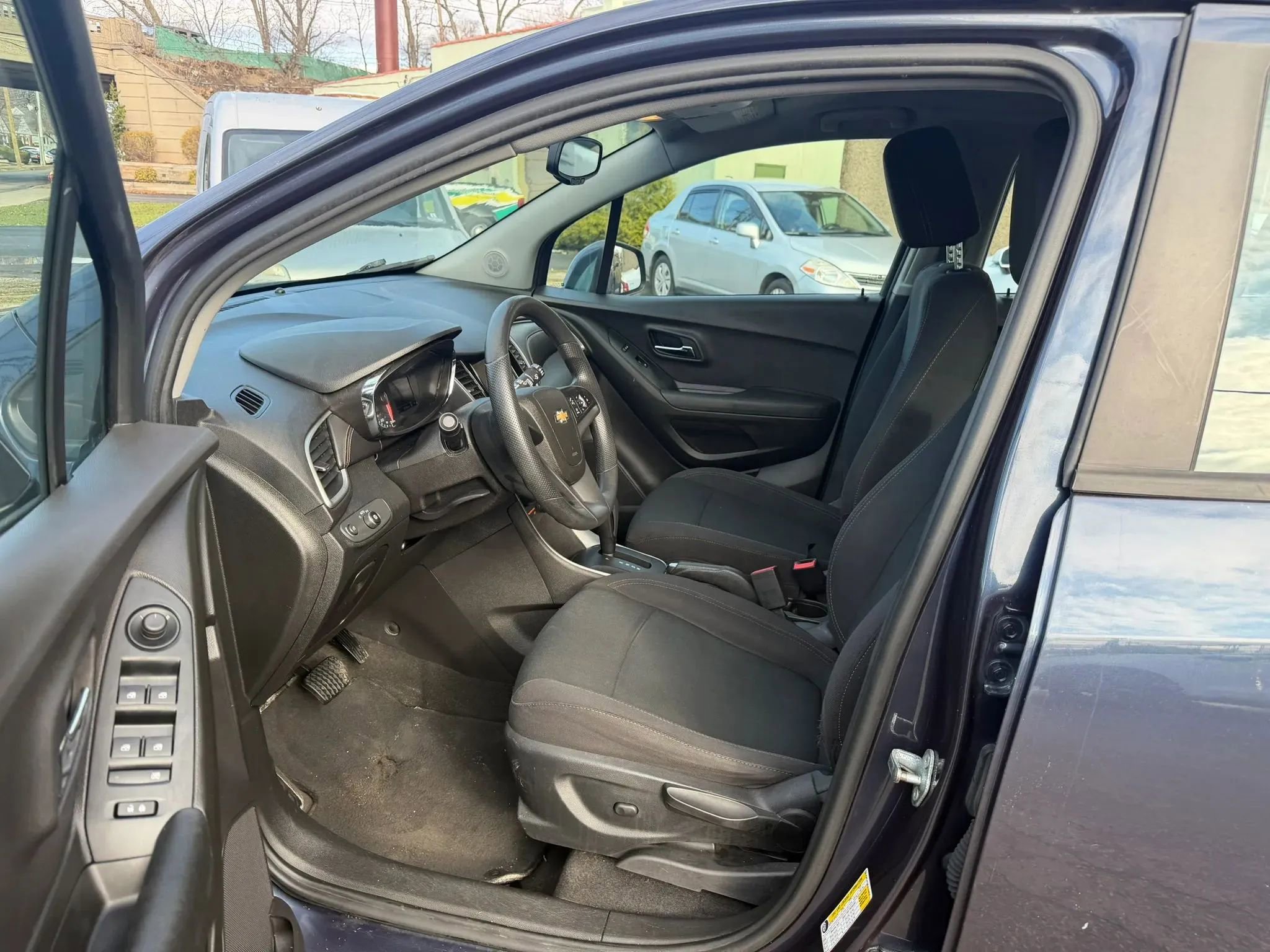 Used 2018 Chevrolet Trax LS image 23