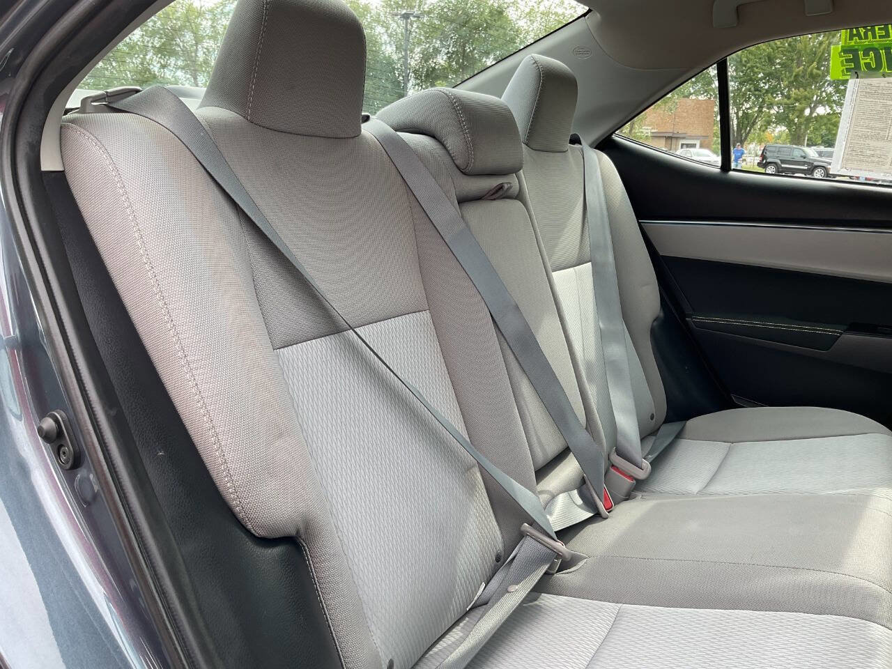 Used 2016 Toyota Corolla LE image 32