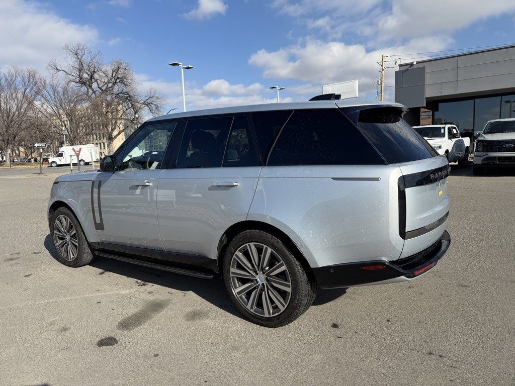 Used 2023 Land Rover Range Rover SE image 5
