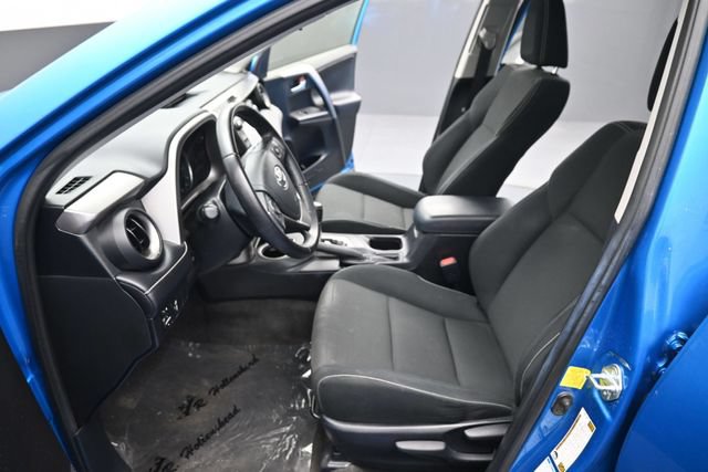 Used 2016 Toyota RAV4 XLE AWD/4WD image 12