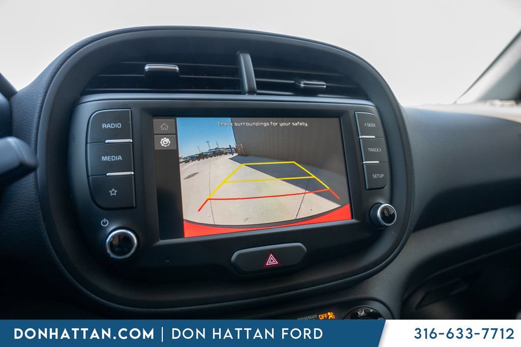 Used 2025 Kia Soul LX FWD image 19