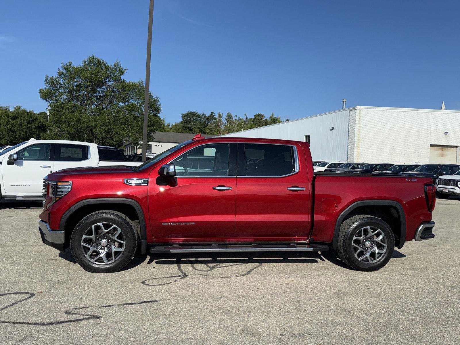 Used 2022 GMC Sierra 1500 SLT w/ SLT Premium Package image 7
