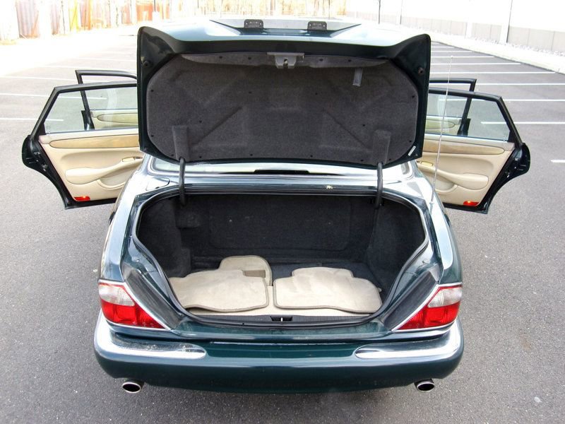 Used 2000 Jaguar XJ8 image 30