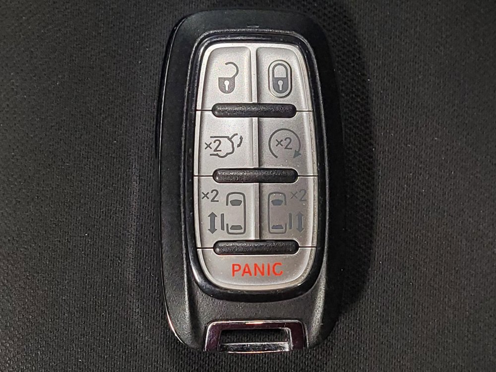 Used 2018 Chrysler Pacifica Touring Plus w/ S Appearance Package FWD image 32