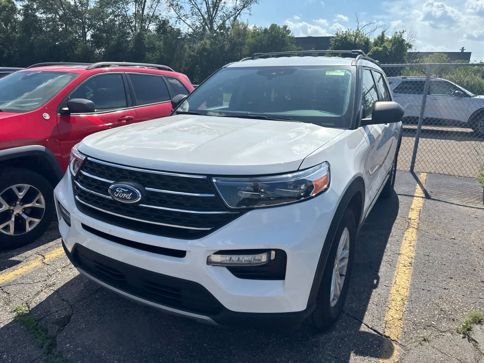 Used 2023 Ford Explorer XLT w/ Equipment Group 202A AWD/4WD image 3