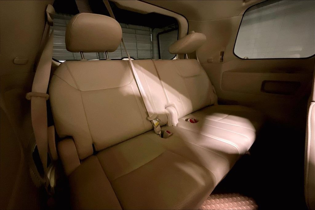Used 2013 Lexus LX 570 4WD w/ Luxury Pkg image 35
