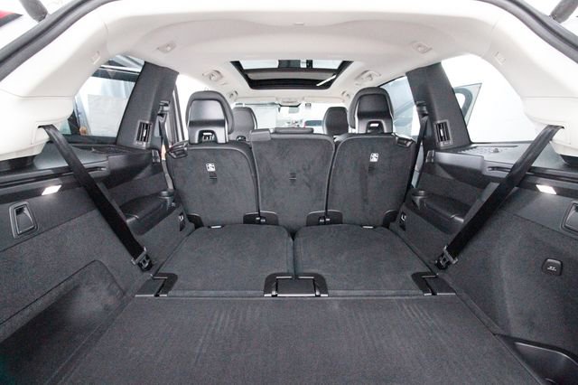 Certified 2025 Volvo XC90 B6 Plus w/ Protection Package Premier image 31