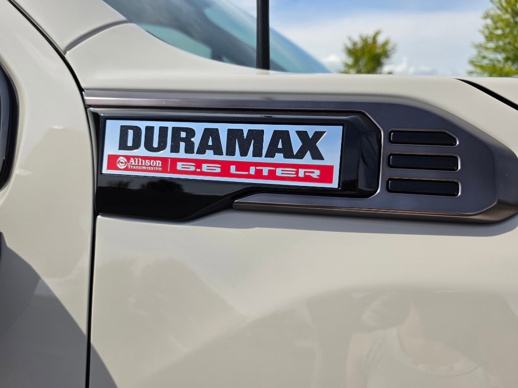 Used 2026 GMC Sierra 2500 AT4X AWD/4WD image 4
