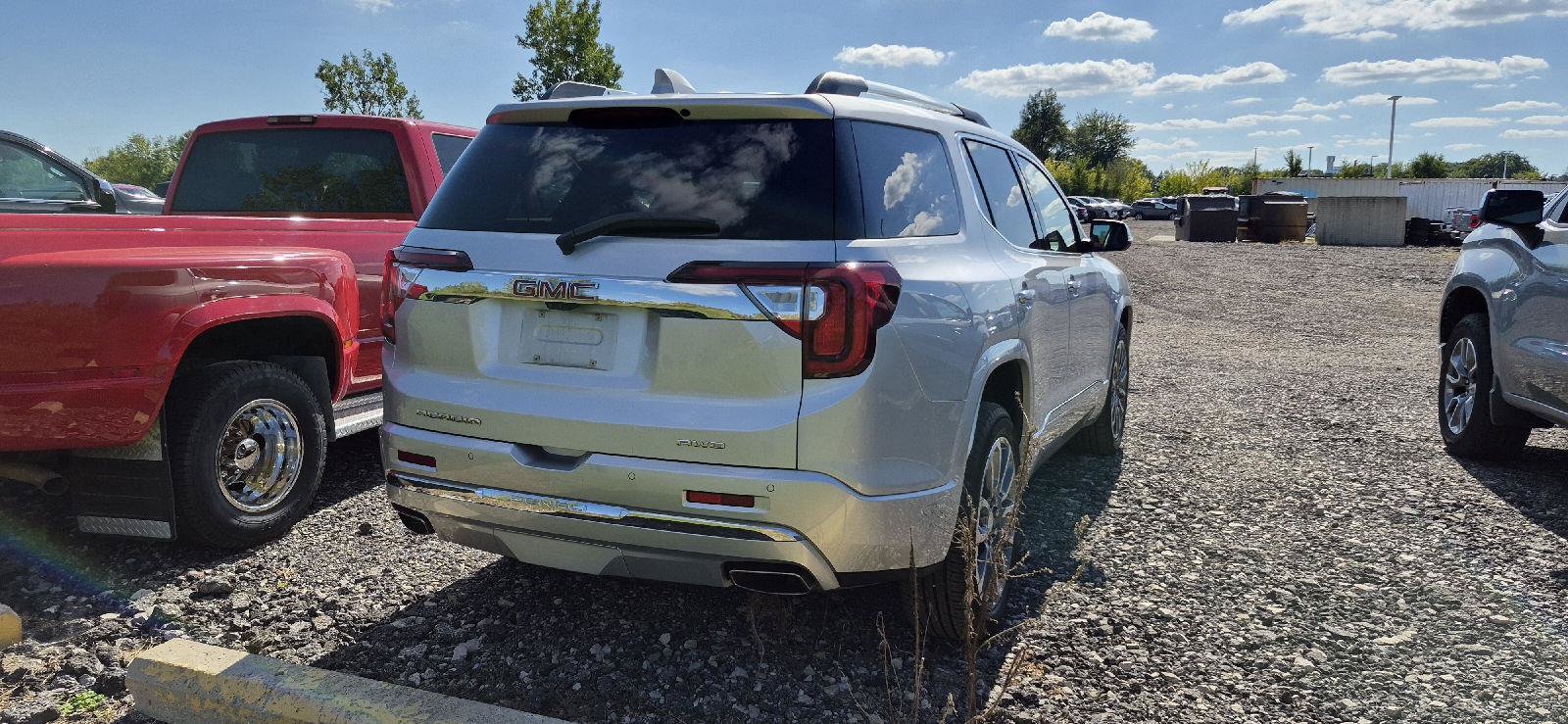 Used 2020 GMC Acadia Denali w/ Technology Package AWD/4WD image 3