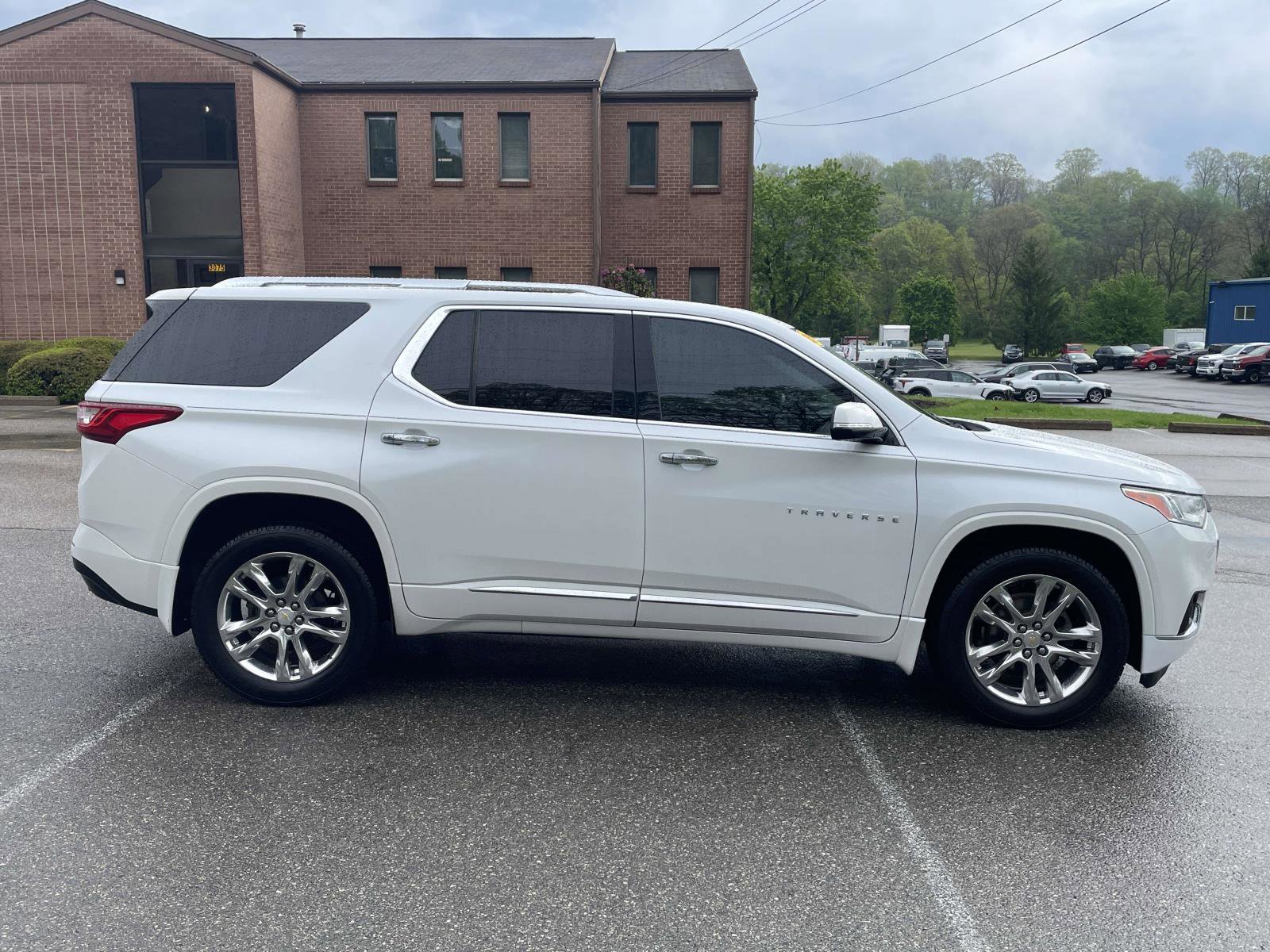 Certified 2019 Chevrolet Traverse High Country w/ LPO, Floor Liner Package AWD/4WD image 2