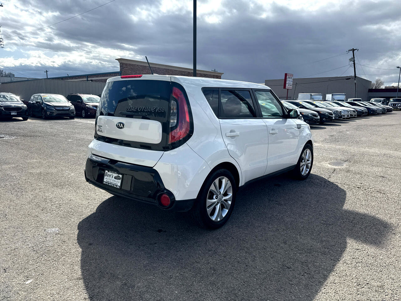 Used 2016 Kia Soul + image 6