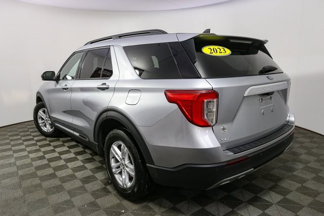 Used 2023 Ford Explorer XLT w/ Equipment Group 202A image 7
