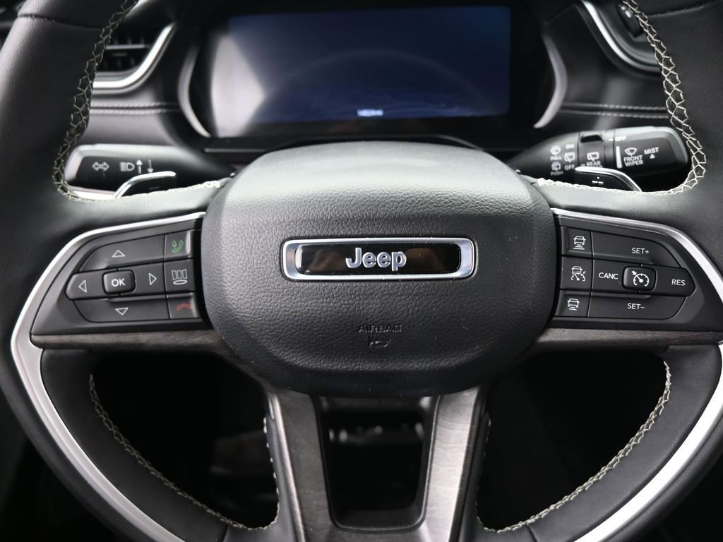 Used 2024 Jeep Grand Cherokee L Limited image 24