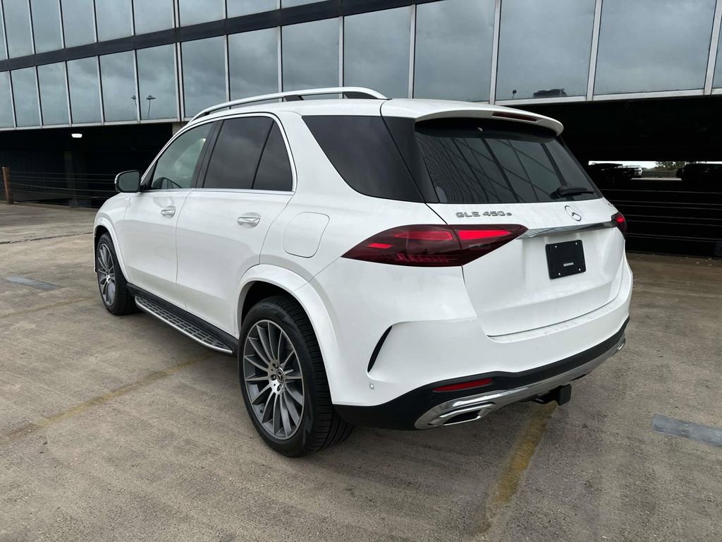 Used 2025 Mercedes-Benz GLE 450e 4MATIC image 4