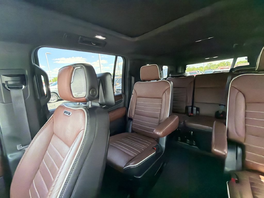 Used 2023 GMC Yukon XL Denali Ultimate AWD/4WD image 14