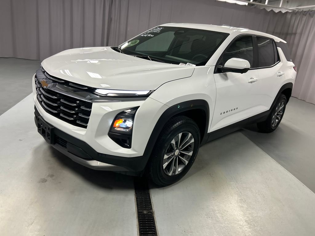 Used 2025 Chevrolet Equinox LT w/ Safety and Technology Package image 3