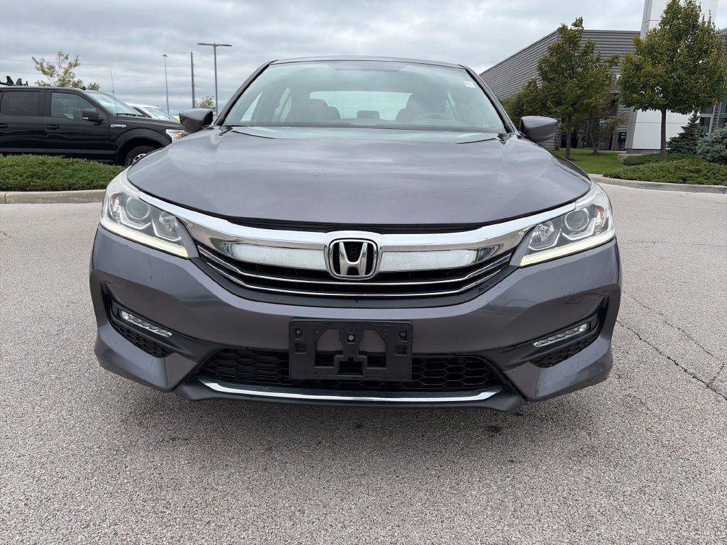 Used 2017 Honda Accord Sport image 2