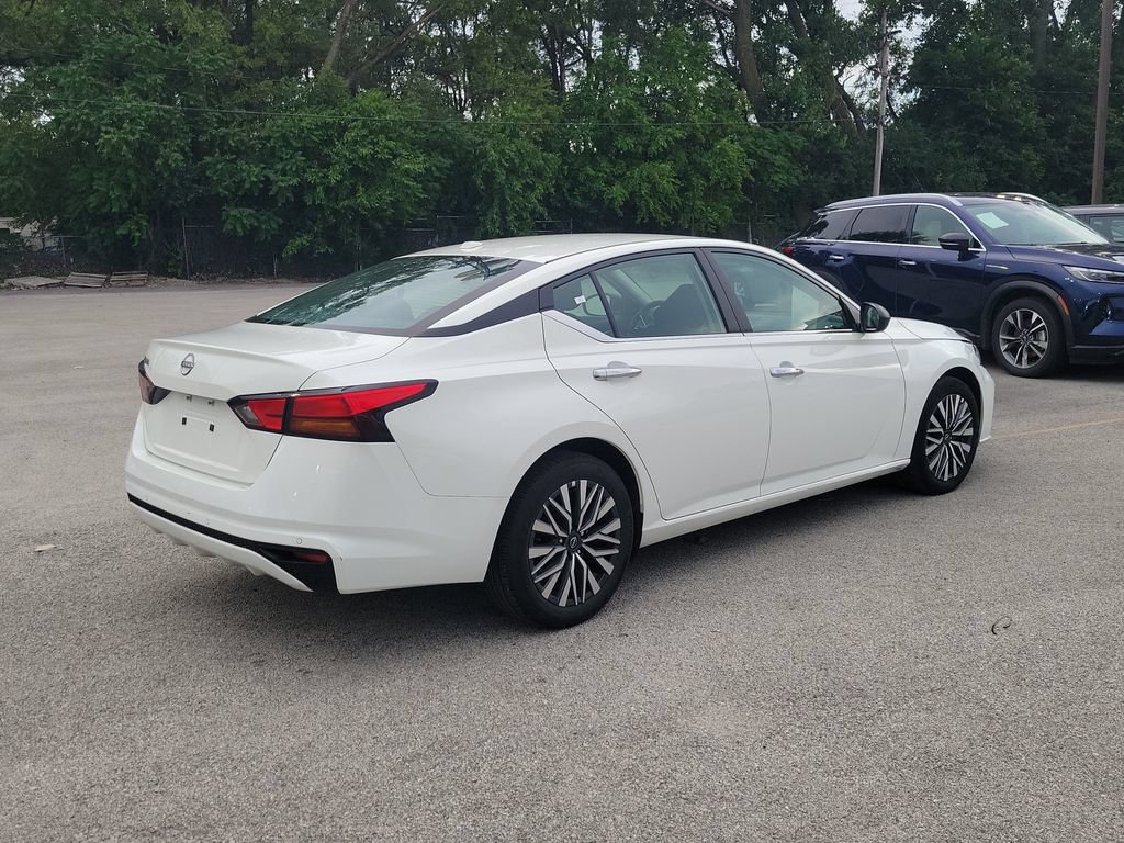 Used 2025 Nissan Altima 2.5 SV FWD image 4