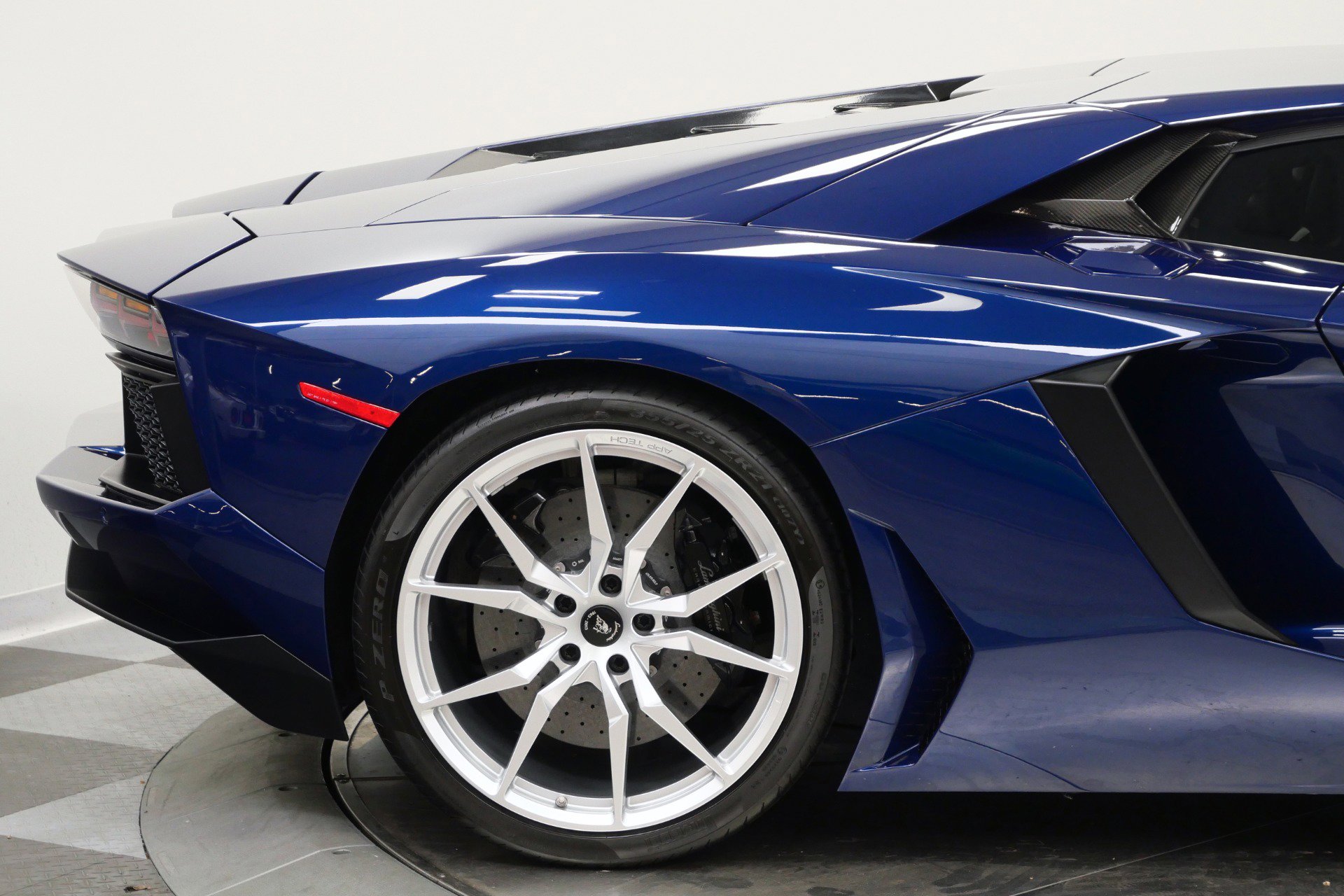 Used 2014 Lamborghini Aventador LP 700-4 image 51