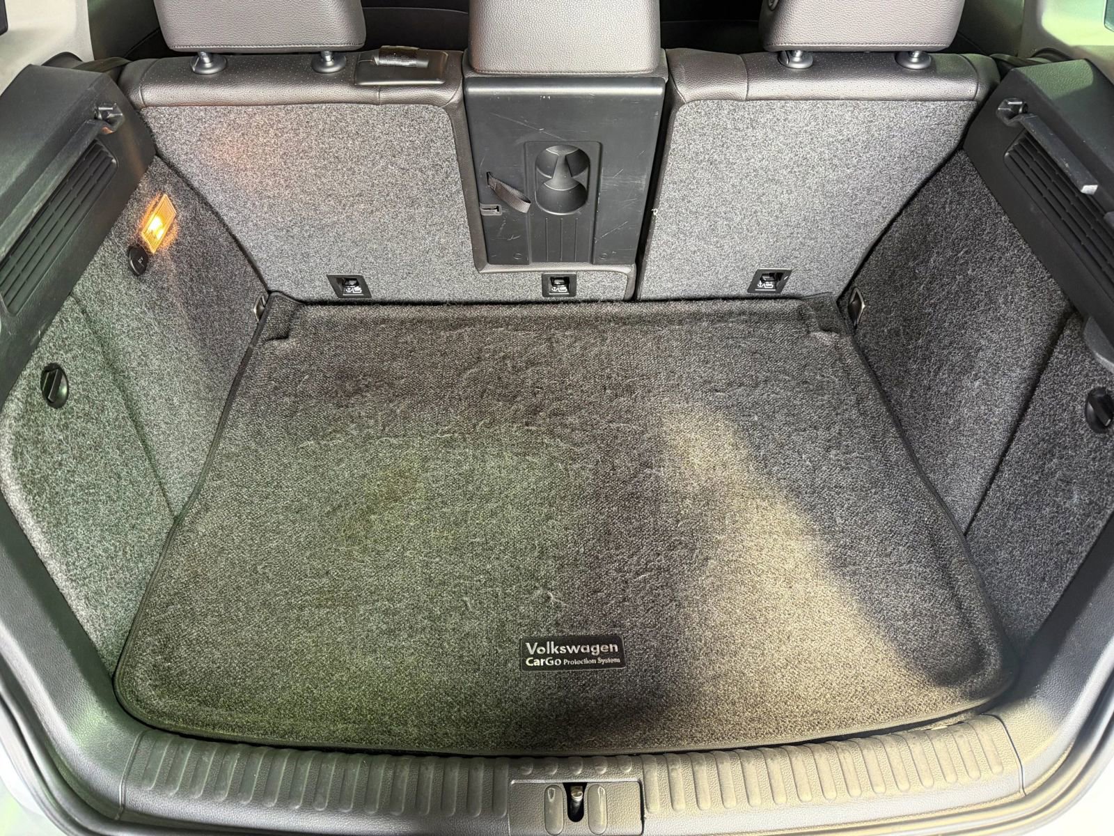 Used 2015 Volkswagen Tiguan SE image 40
