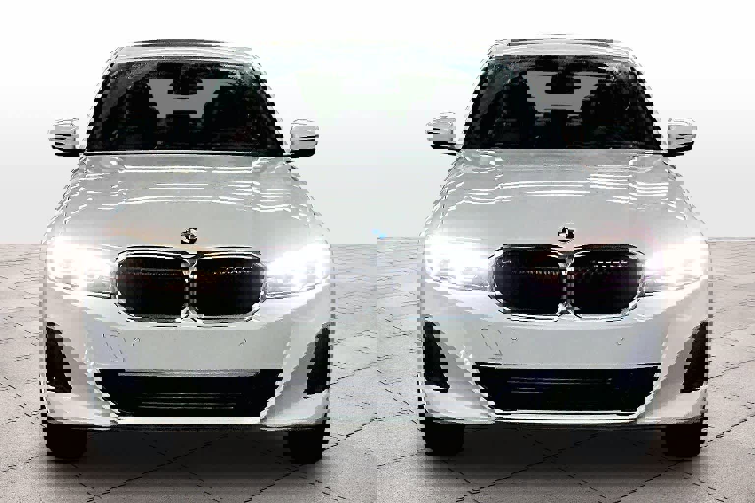 Used 2025 BMW 330i Sedan w/ Convenience Package image 3