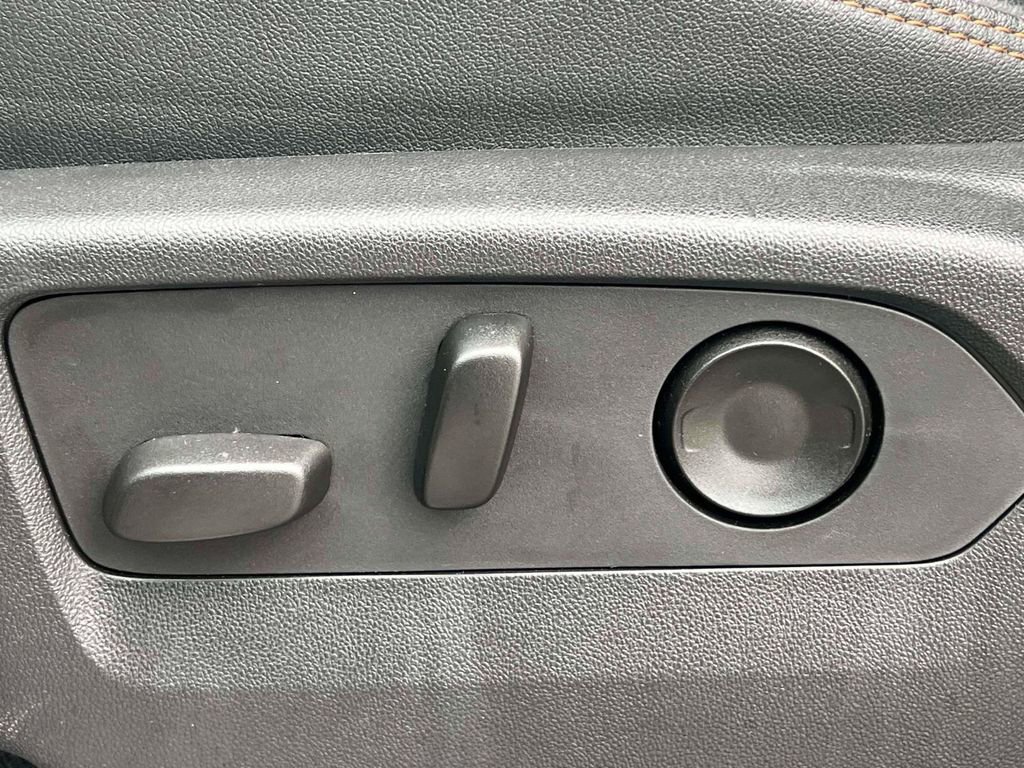 Used 2023 GMC Sierra 1500 AT4 w/ Technology Package AWD/4WD image 22