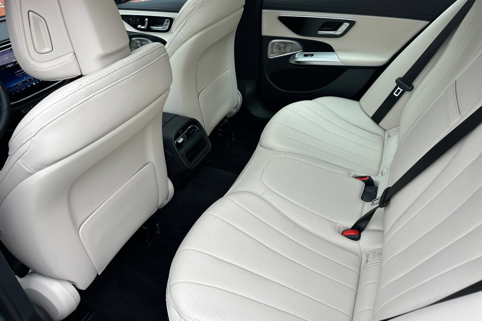 Used 2025 Mercedes-Benz E 350 4MATIC Sedan image 16