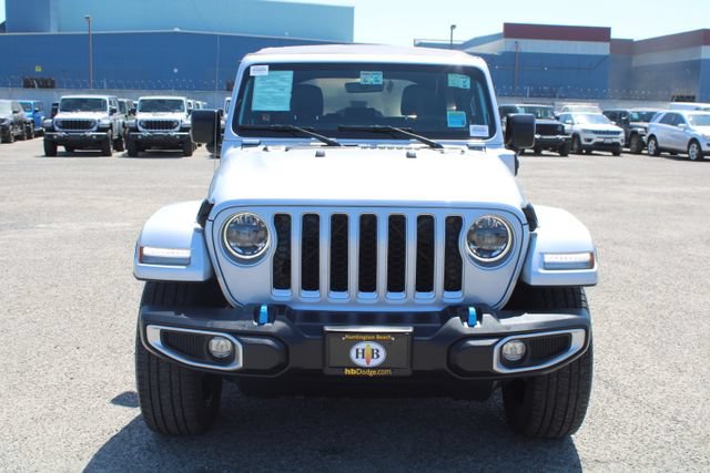 Used 2023 Jeep Wrangler Unlimited Sahara w/ Cold Weather Group AWD/4WD image 2